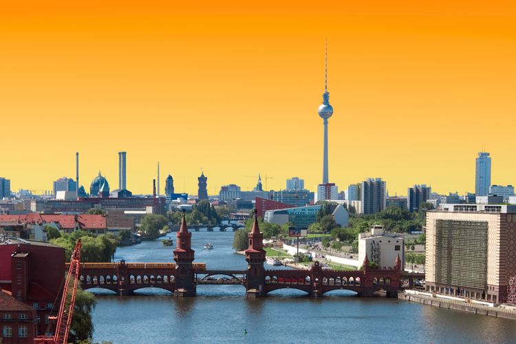 Skyline von Berlin im Sonnenuntergang