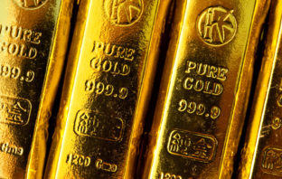Gold und Goldbarren betrachten viele als sichere Geldanlage