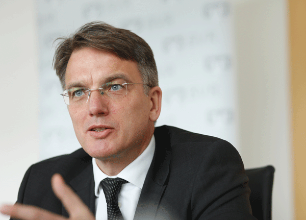 Uwe Fröhlich, Chef der Volksbanken zur Digitalisierung