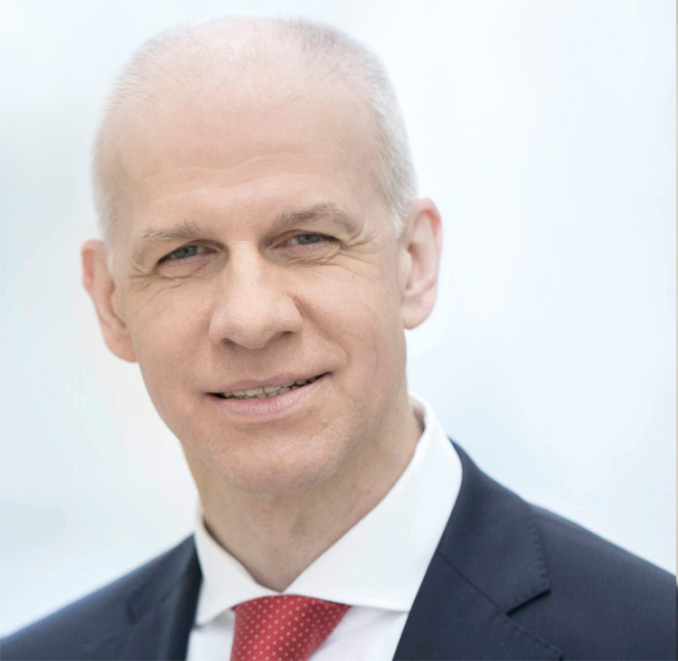 Ulrich Leuschner, Santander Consumer Bank AG
