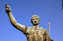 Bronzestatue von Cäsar in Rom