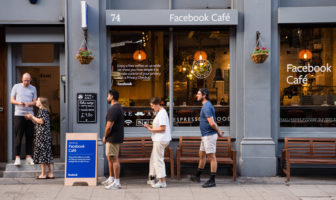 Facebook Café in England als Vorbild für Banken