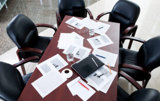 Zu viele Meetings belasten Produktivität und Mitarbeiterzufriedenheit