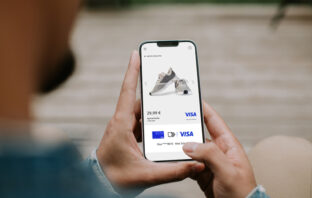 Click-to-Pay ist die Weiterentwicklung der Kartenzahlung im Internet